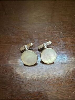 Swank Mother of Pearl Round Cufflinks - Silver Tone